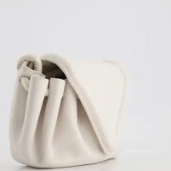 Bottega Veneta  Lambskin Small Beak Triangle Flap Shoulder Bag Chalk - Picture 2 of 6